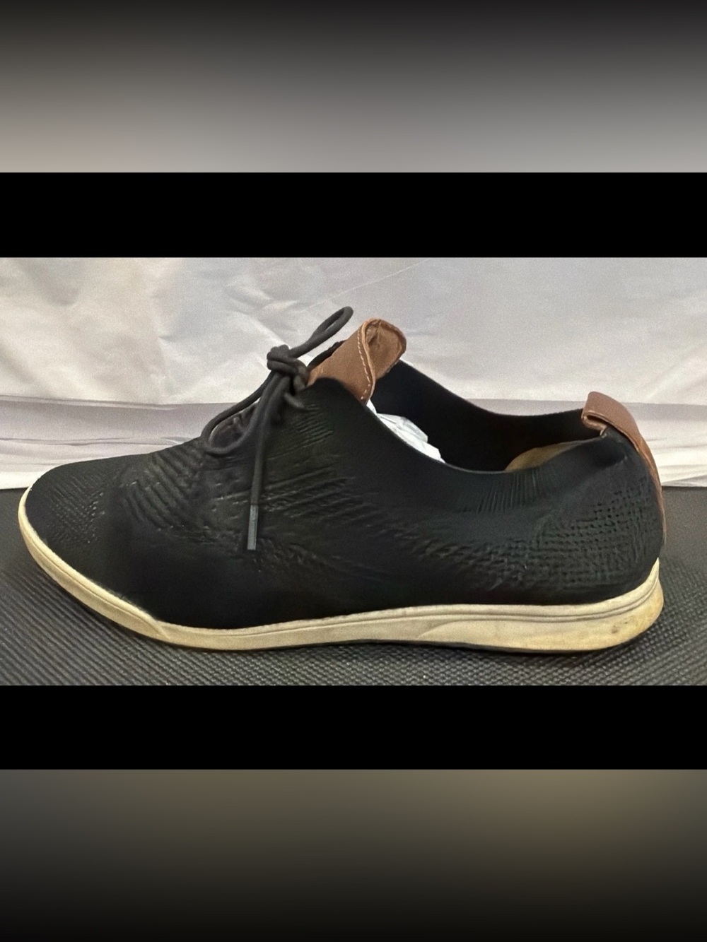 Izod Men’s Breeze Lace Up Oxford Sneakers Black Mesh Size 10.5 M US
